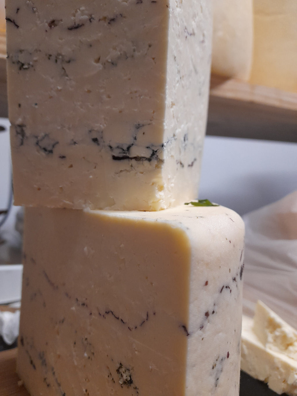Raw Seaside Cheddar (medium matured)
