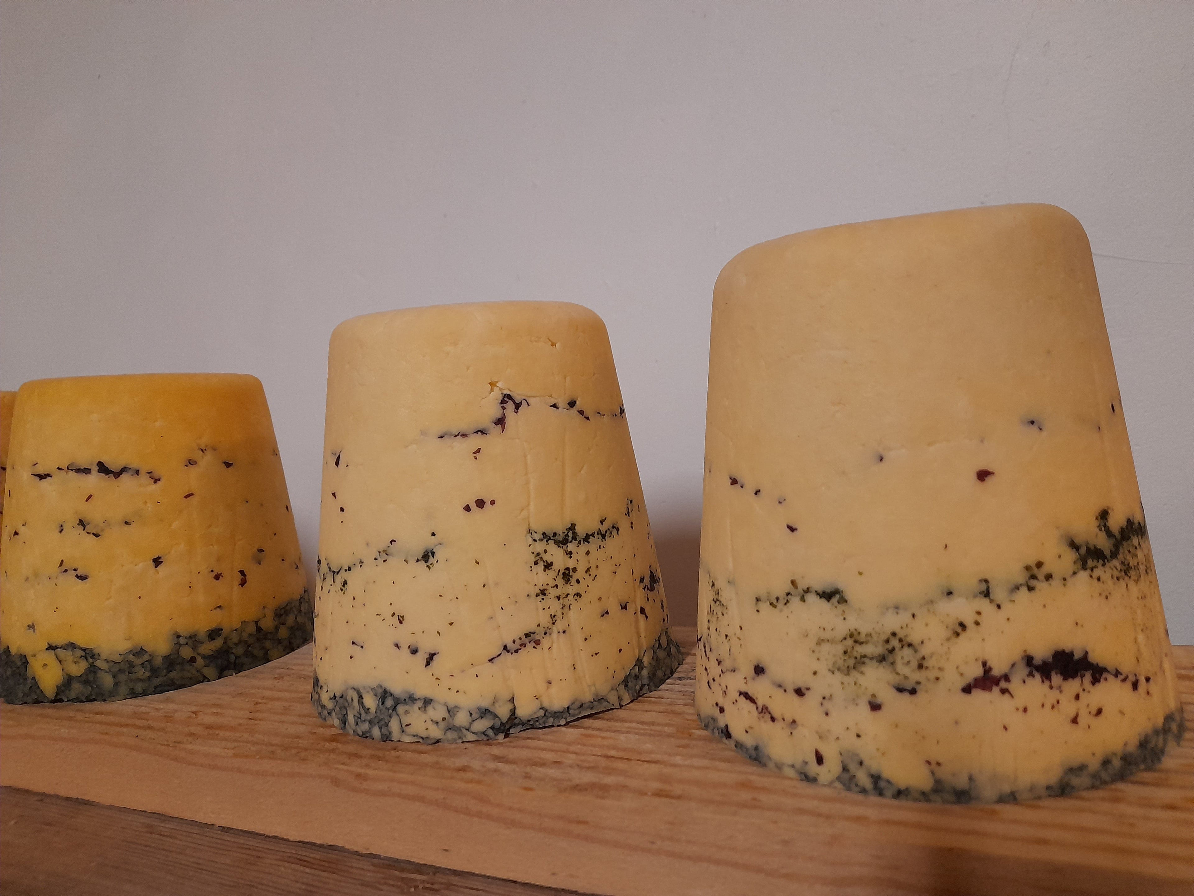 Raw Seaside Cheddar (medium matured)