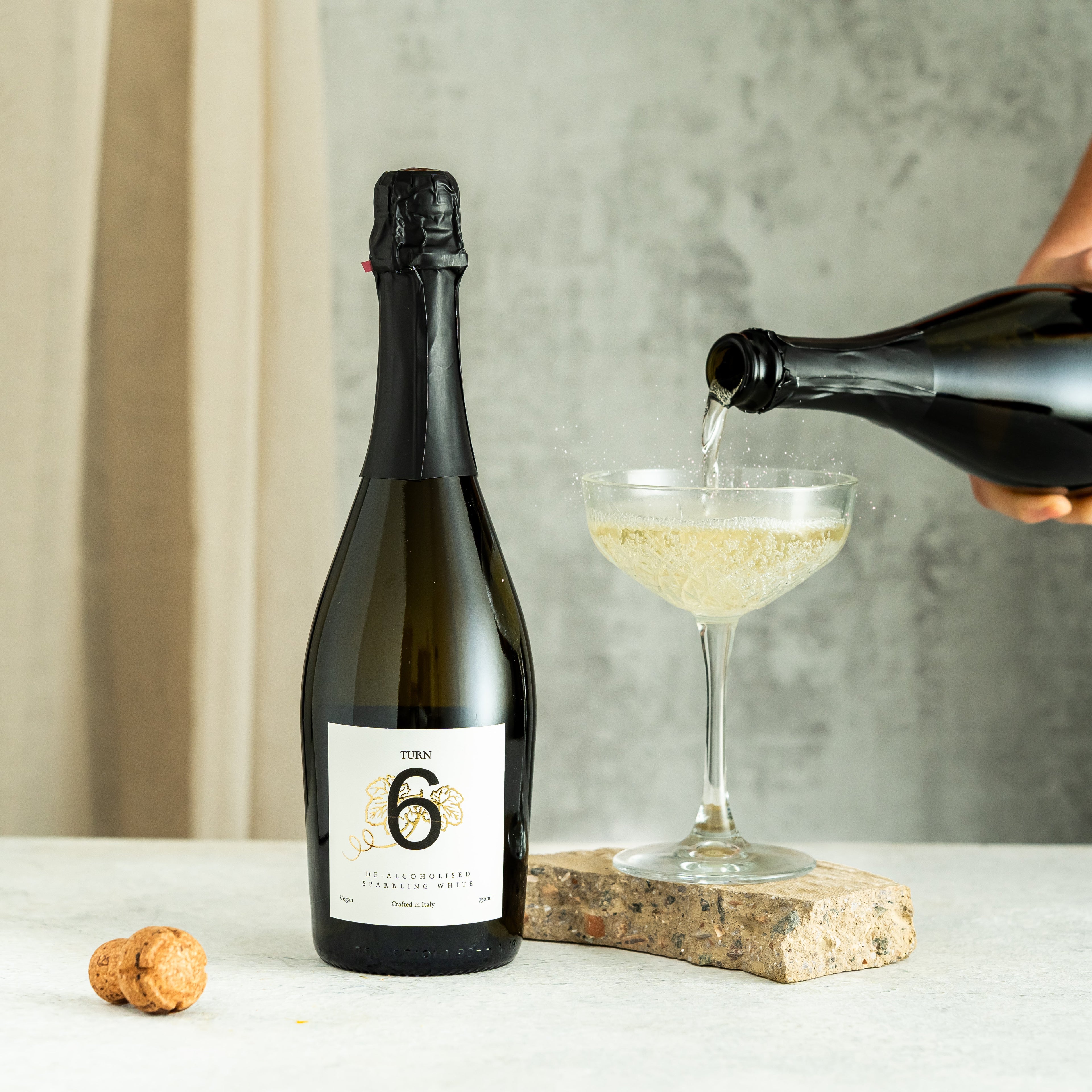 Alcohol-Free Sparkling White & Red - Case of Six by Turn 6 | The Hackers Market