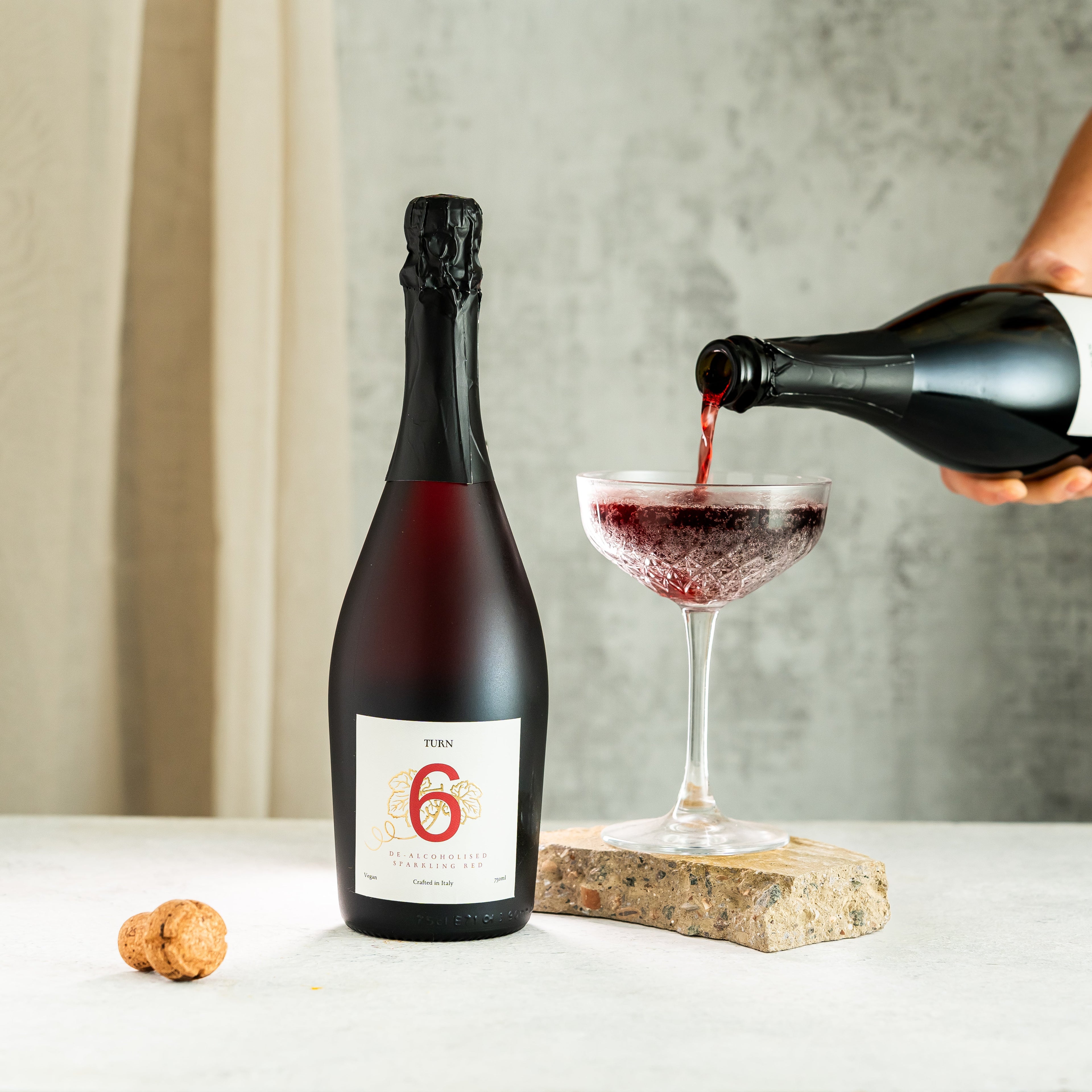 Alcohol-Free Sparkling White & Red - Case of Six by Turn 6 | The Hackers Market