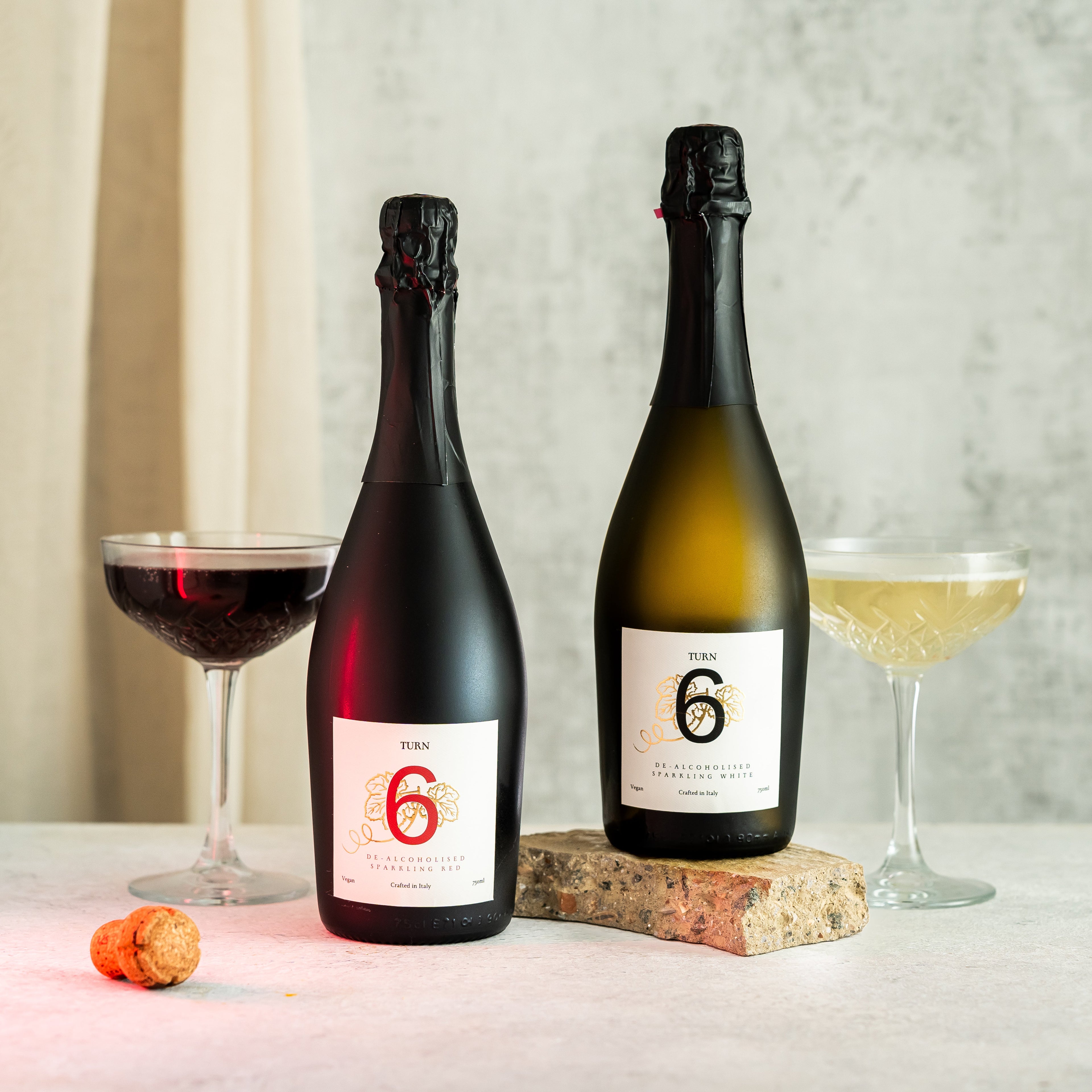 Alcohol-Free Sparkling White & Red - Case of Six by Turn 6 | The Hackers Market