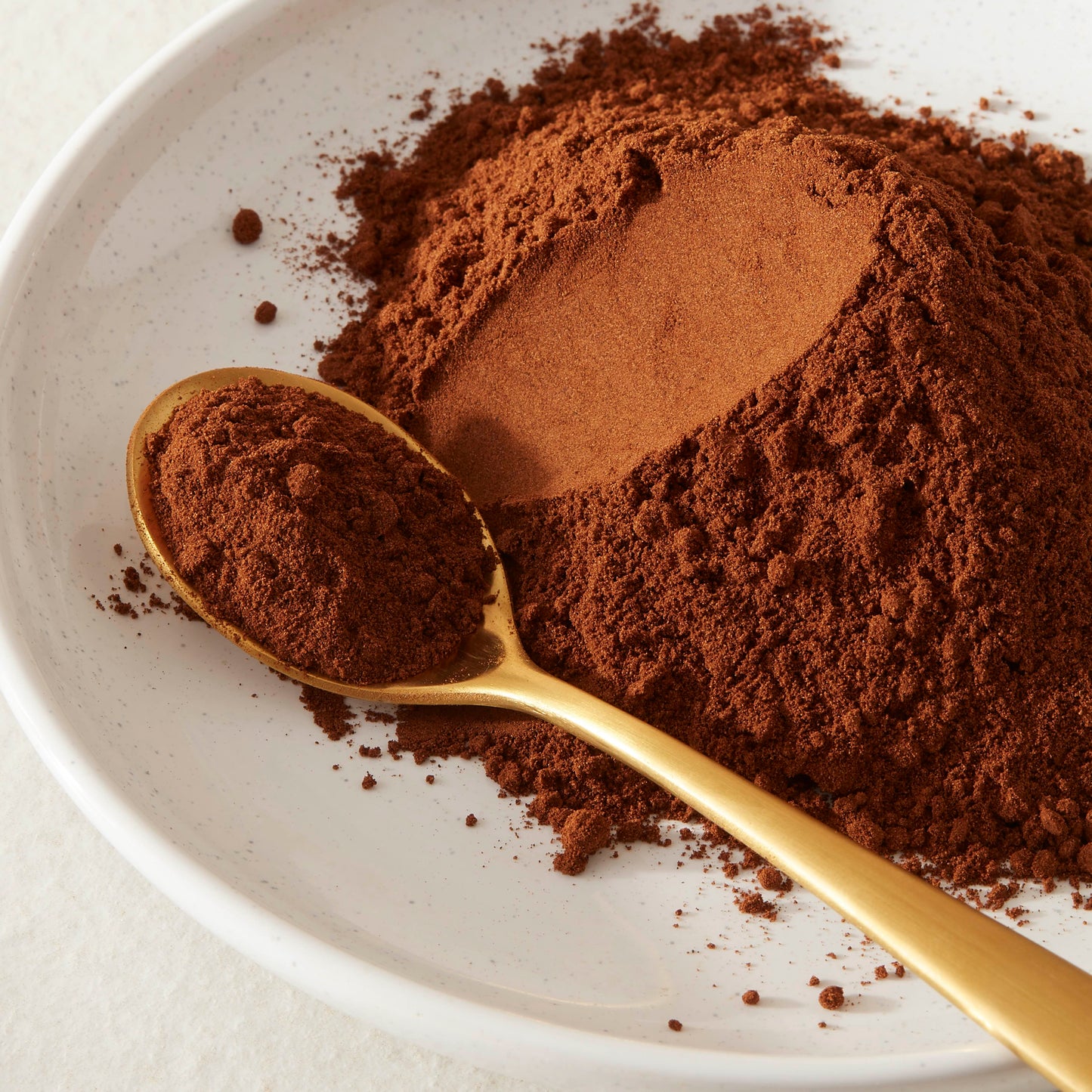 powdered lions mane with spoon