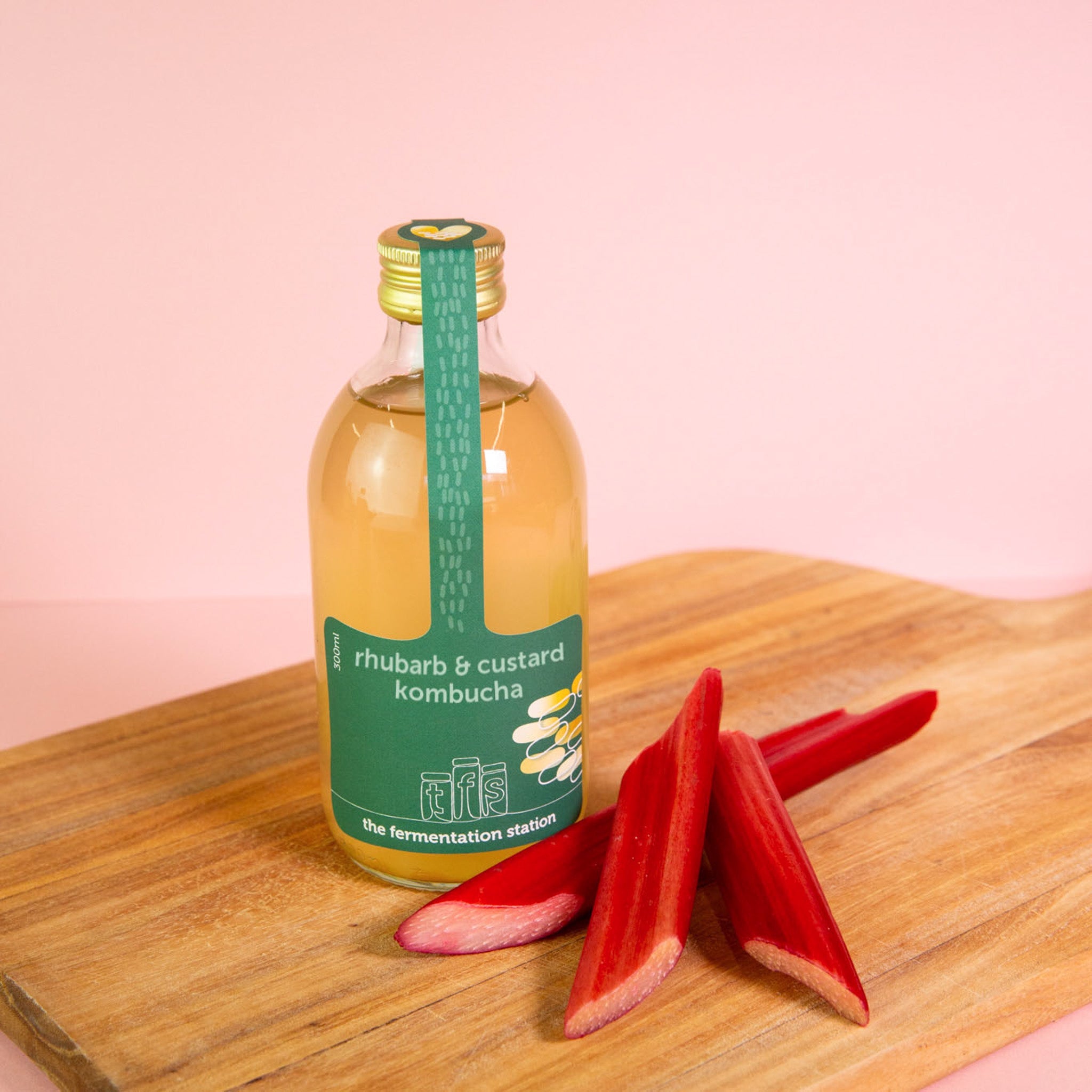 Rhubarb & Custard Kombucha by The Fermentation Station | The Hackers Market